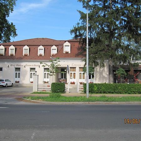 Goecsej Palatinus Etterem Es Panzio Aparthotel Zalaegerszeg Εξωτερικό φωτογραφία